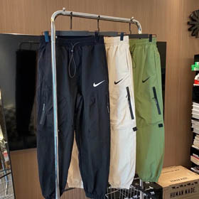 Pantaloni sportivi NIKE  